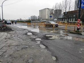 最新杭州路面爆料,惊现神秘施工现象，揭秘城市变迁背后故事